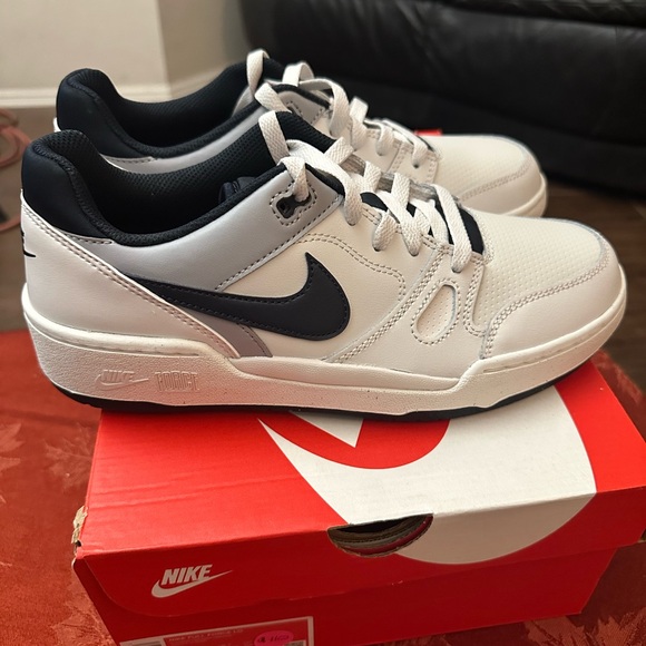 Brand new men’s Nike size 8 full force low - Picture 1 of 5